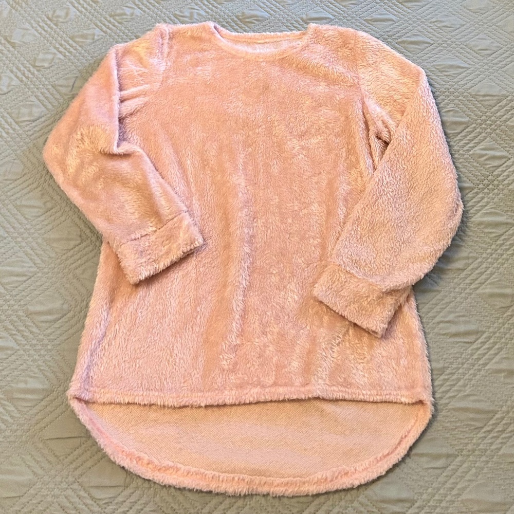 Women’s Pale Pink Fuzzy Top, No Tags (See Measurements)